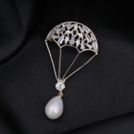 Vintage Pearl Brooch